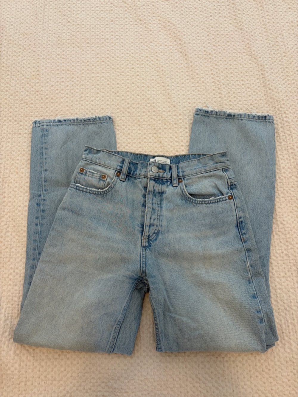 Light Wash High-Rise Straight Jeans - Light Blue